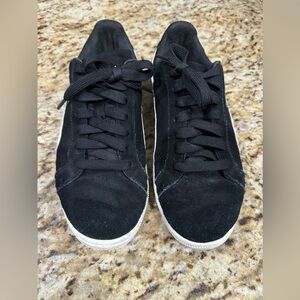 Women’s Puma Size 7 Black